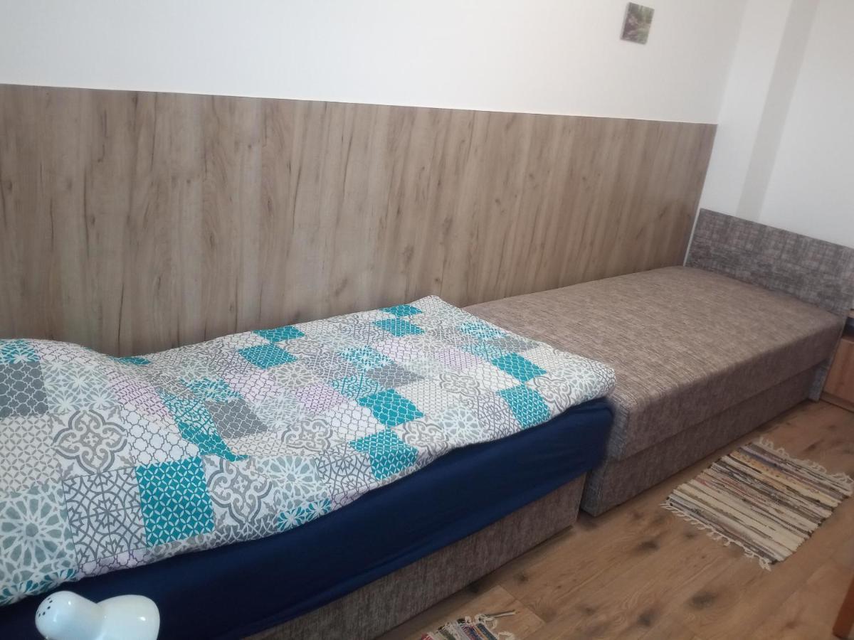Budai Vam Apartmanhaz Pécs Exteriör bild