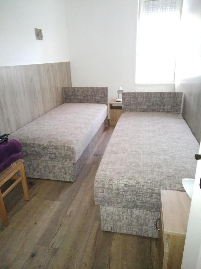 Budai Vam Apartmanhaz Pécs Exteriör bild