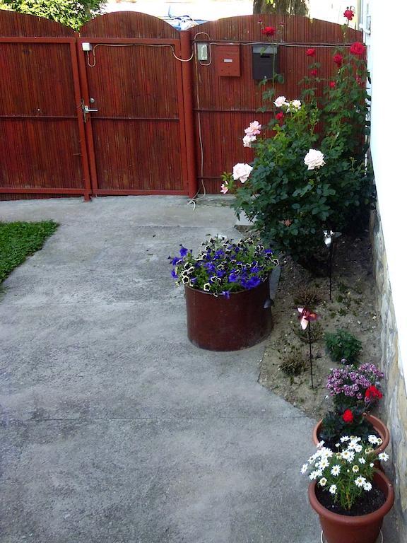 Budai Vam Apartmanhaz Pécs Exteriör bild